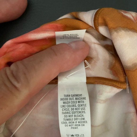 NWT. Offline Capris Leggings. Size 7/8. - Picture 5 of 7